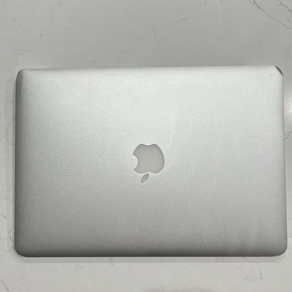 MacBook Air - Picture 3 of 6